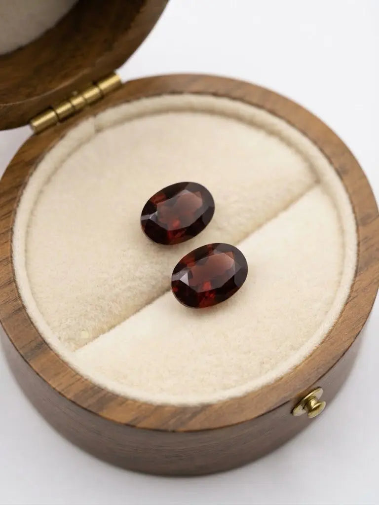 Natural Quality 2 Garnet Gemstones From Brazil, Dimension 6x4 mm, Weight 1.11 Ct, Shape Oval, GEM-ABC-271